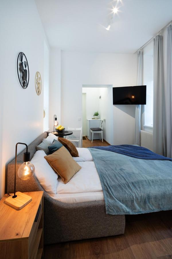 Kalnina Street Studio Apartment Riga Buitenkant foto