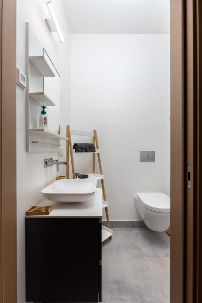 Kalnina Street Studio Apartment Riga Buitenkant foto
