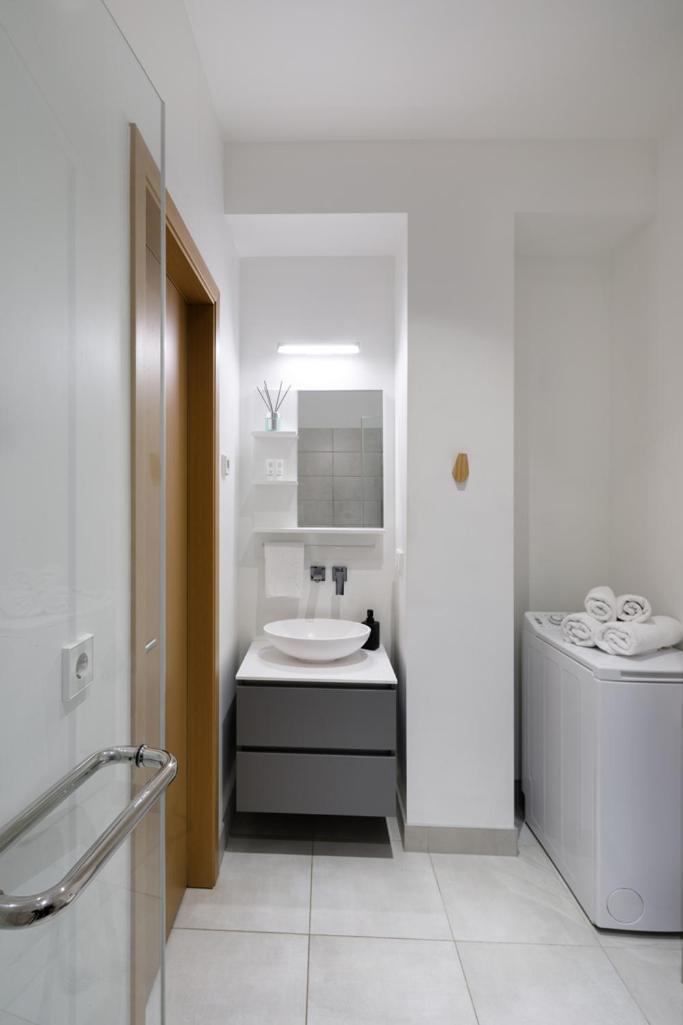 Kalnina Street Studio Apartment Riga Buitenkant foto