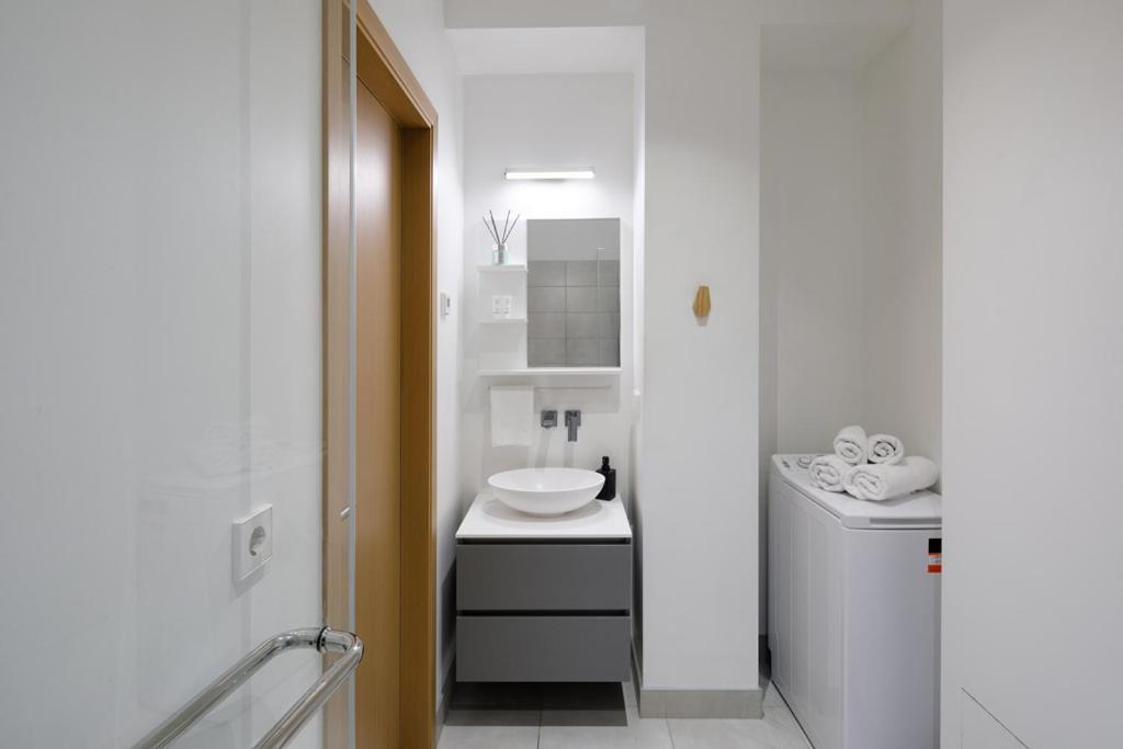 Kalnina Street Studio Apartment Riga Buitenkant foto